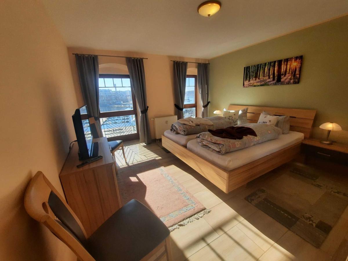 Ferienwohnung "Waren Am Hafen" Objekt-Id 11992-8 Dış mekan fotoğraf
